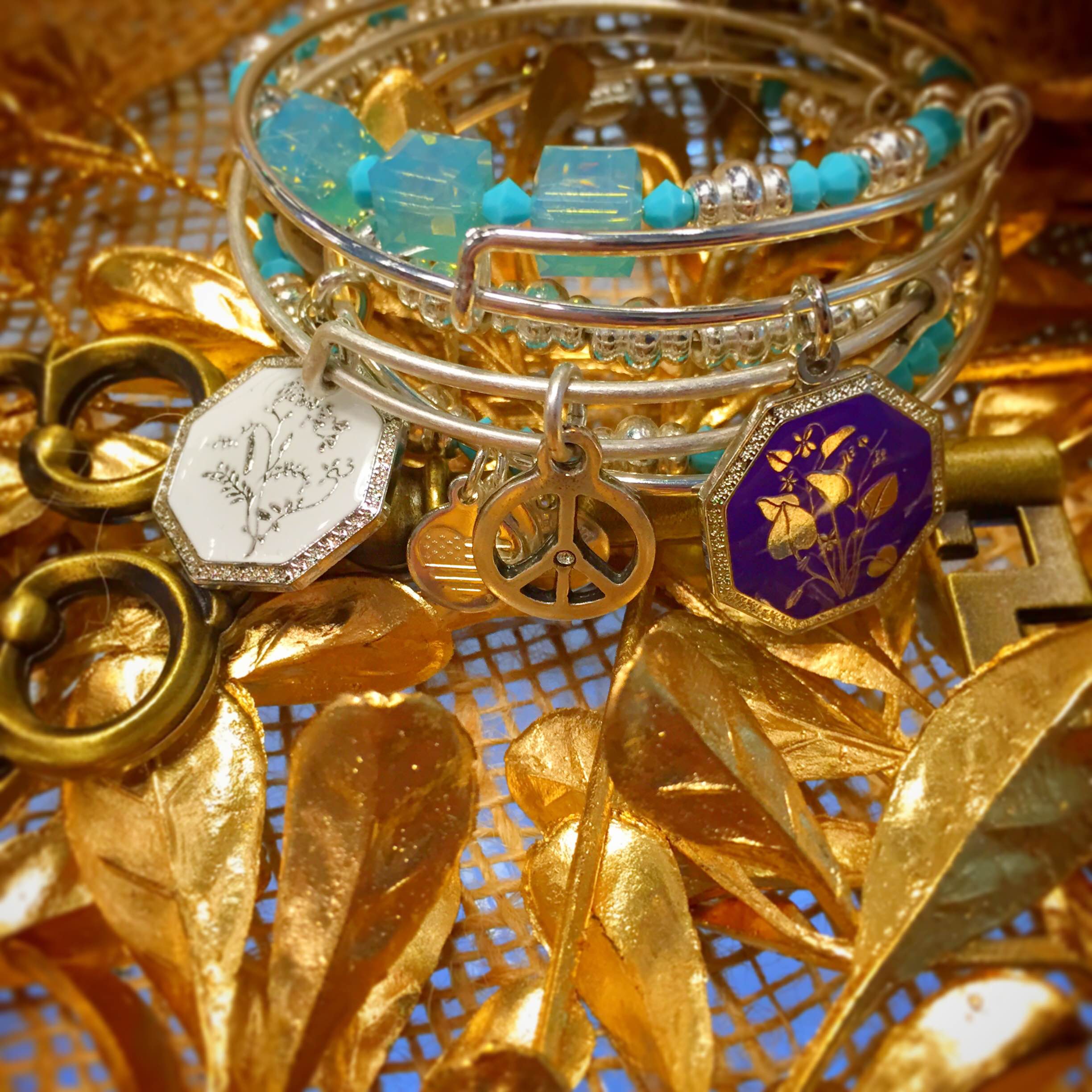 artemis-house-charmed-by-charity-with-alex-ani-mosaic-a-carefully-curated-shopping-center